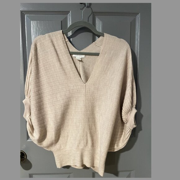 Club Monaco Dolman quarter sleeve v neck - Picture 1 of 4